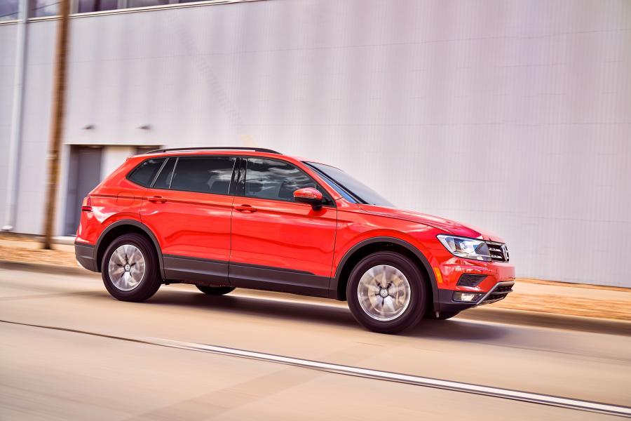  Volkswagen Tiguan S 2017 года  (NA) (фото 11 из 20)